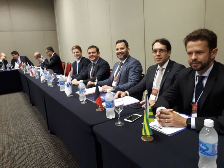 Weslei Vendruscolo (3º da D-E) na reunião do Conselho Deliberativo da ANAPE - Foto: Divulgação Weslei Vendruscolo (3º da D-E) na reunião do Conselho Deliberativo da ANAPE - Foto: Divulgação