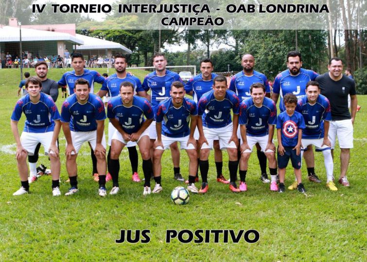 Equipe Jus Positivo foi a campeã da quarta edição da competição - Foto: Divulgação Equipe Jus Positivo foi a campeã da quarta edição da competição - Foto: Divulgação