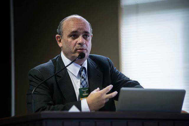 Helcio Kronberg fará o leilão de bens alienados por diferentes varas judiciais - Foto: Divulgação Helcio Kronberg fará o leilão de bens alienados por diferentes varas judiciais - Foto: Divulgação