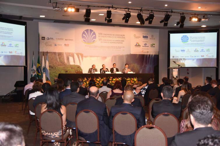 Tema foi administração pública e consolidação da democracia na América Latina - Foto: Bebel Ritzmann Tema foi administração pública e consolidação da democracia na América Latina - Foto: Bebel Ritzmann