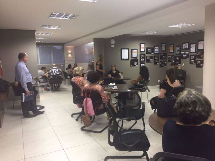 Apresentação do violonista Gustavo Pereira foi prestigiada pelo público presente no Edifício Maringá - Foto: Divulgação Apresentação do violonista Gustavo Pereira foi prestigiada pelo público presente no Edifício Maringá - Foto: Divulgação