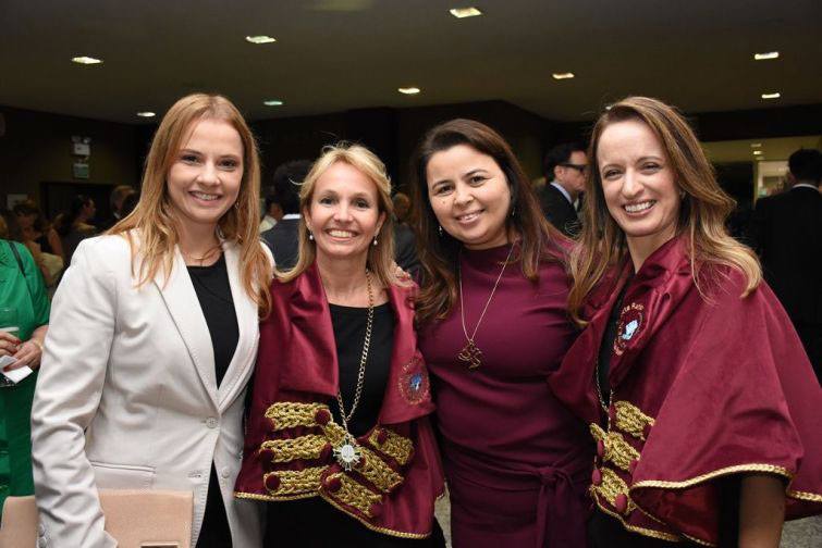Procuradora e ex-presidente da APEP Cristina Leitão, a advogada Rogéria Dotti, a também ex-presidente da APEP Isabela Cristine Martins Ramos e a advogada Graciela Marins - Foto: Bebel Ritzmann Procuradora e ex-presidente da APEP Cristina Leitão, a advogada Rogéria Dotti, a também ex-presidente da APEP Isabela Cristine Martins Ramos e a advogada Graciela Marins - Foto: Bebel Ritzmann