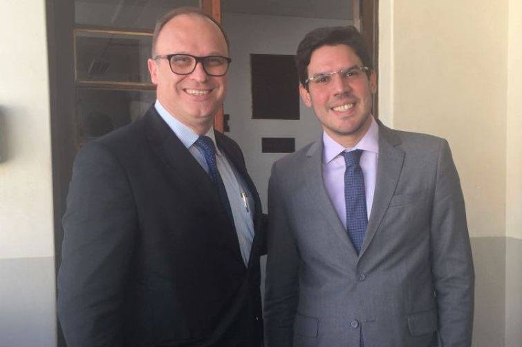 Presidente da APEP prestigiou a defesa de dissertação do procurador Fernando Castelo - Foto: Divulgação Presidente da APEP prestigiou a defesa de dissertação do procurador Fernando Castelo - Foto: Divulgação