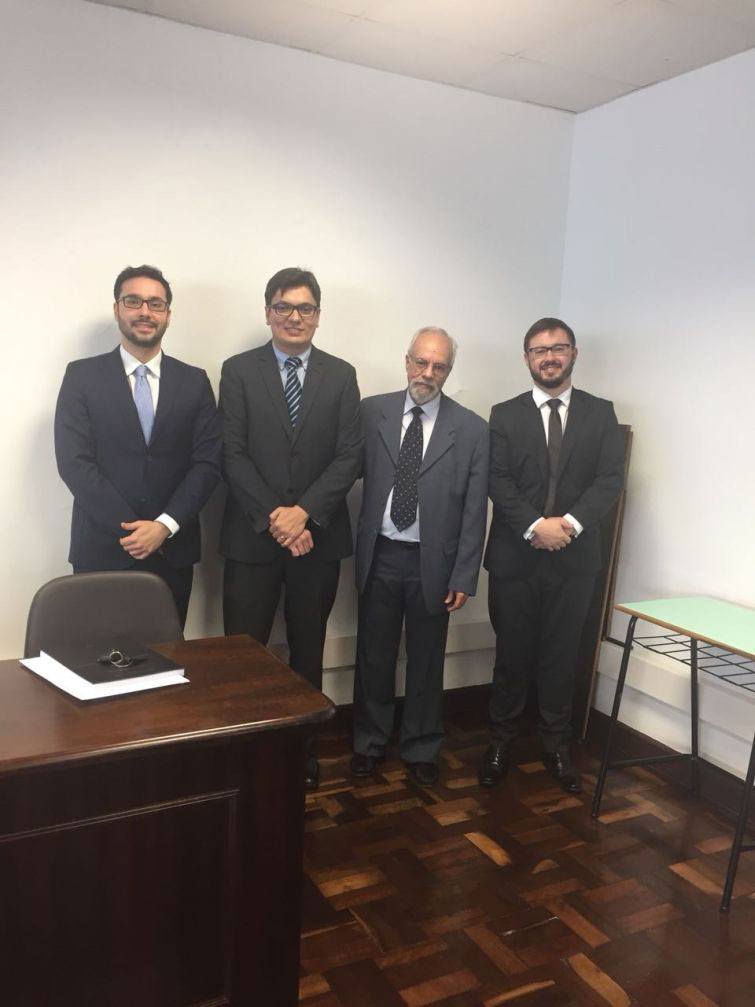 Procurador Júlio Aveiro com os professores da banca examinadora - Foto: Divulgação Procurador Júlio Aveiro com os professores da banca examinadora - Foto: Divulgação