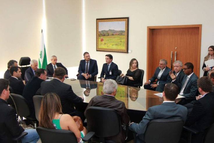 Comitiva foi formada por representantes da sociedade civil organizada, do Ministério Público, da magistratura, lideranças políticas e autoridades do executivo e do legislativo - Foto: Divulgação