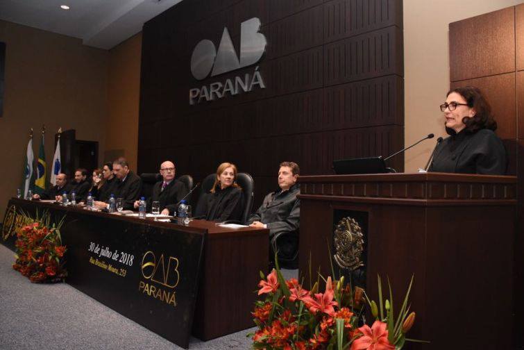 Márcia Maluf Heisler representou a CAA/PR na solenidade de jubilamento - Foto: Bebel Ritzmann Márcia Maluf Heisler representou a CAA/PR na solenidade de jubilamento - Foto: Bebel Ritzmann