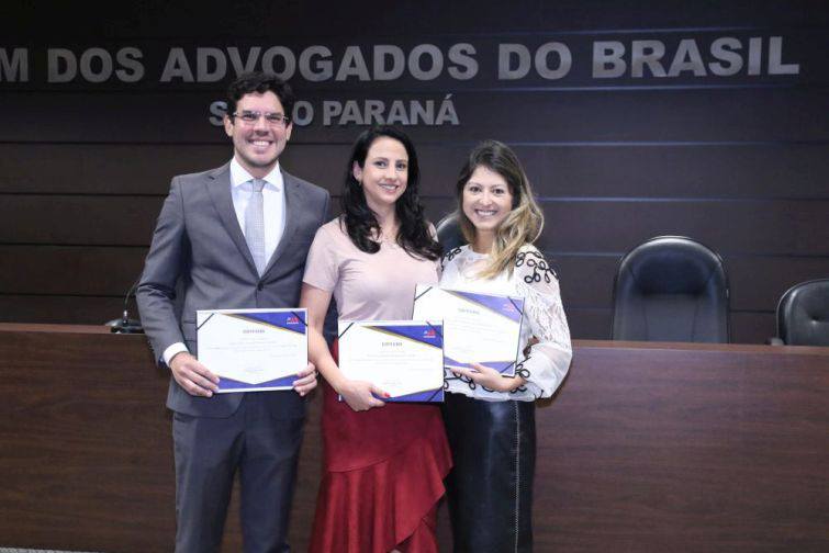 Fernando A. Castelo, Renata Farah P. de Castro e Melissa de Cassia K. Dietrich - Foto: Divulgação/OAB Paraná Fernando A. Castelo, Renata Farah P. de Castro e Melissa de Cassia K. Dietrich - Foto: Divulgação/OAB Paraná
