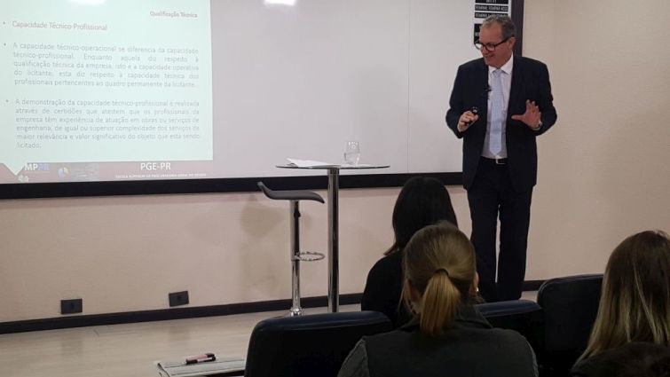 Procurador do Estado ministra curso sobre governança e gestão de obras públicas - Foto: Divulgação Procurador do Estado ministra curso sobre governança e gestão de obras públicas - Foto: Divulgação