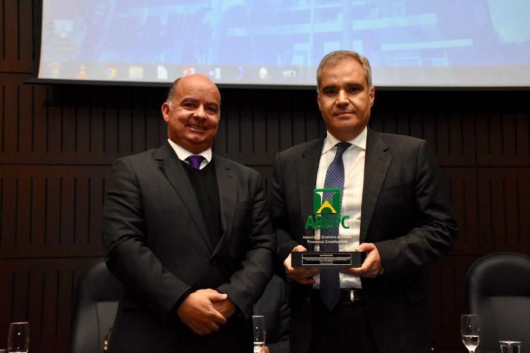 Clayton Maranhão e Luiz Guilherme Marinoni - Foto: Bebel Ritzmann Clayton Maranhão e Luiz Guilherme Marinoni - Foto: Bebel Ritzmann