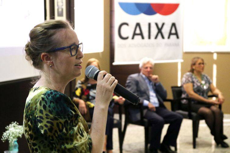 A diretora da CAA/PR, Daniela Nardes, participou do evento - Foto: Roberta Ling/OAB Paraná A diretora da CAA/PR, Daniela Nardes, participou do evento - Foto: Roberta Ling/OAB Paraná