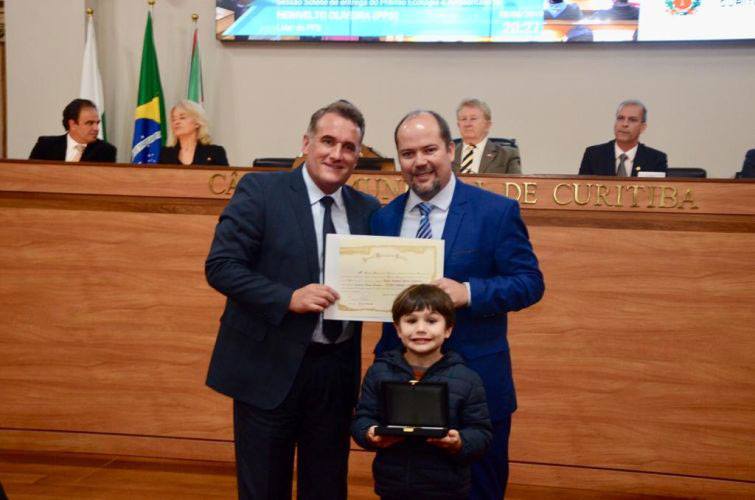 Vereador Tito Zeglin e o homenageado - Foto: Zinho Gomes Vereador Tito Zeglin e o homenageado - Foto: Zinho Gomes