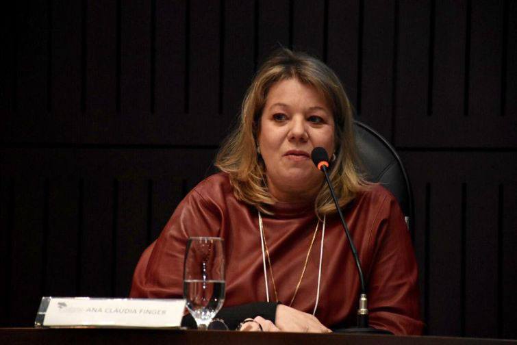 Professora Ana Cláudia Finger - Foto: Bebel Ritzmann Professora Ana Cláudia Finger - Foto: Bebel Ritzmann
