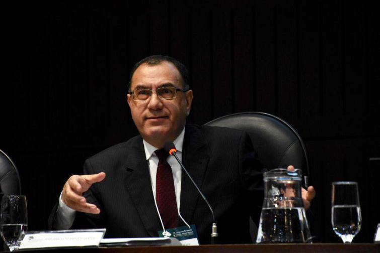 Professor José Anacleto Abduch Santos - Foto: Bebel Ritzmann Professor José Anacleto Abduch Santos - Foto: Bebel Ritzmann