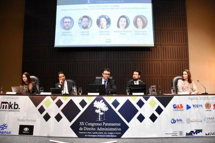 Sexto painel do XX Congresso Paranaense de Direito Administrativo - Foto: Bebel Ritzmann Sexto painel do XX Congresso Paranaense de Direito Administrativo - Foto: Bebel Ritzmann