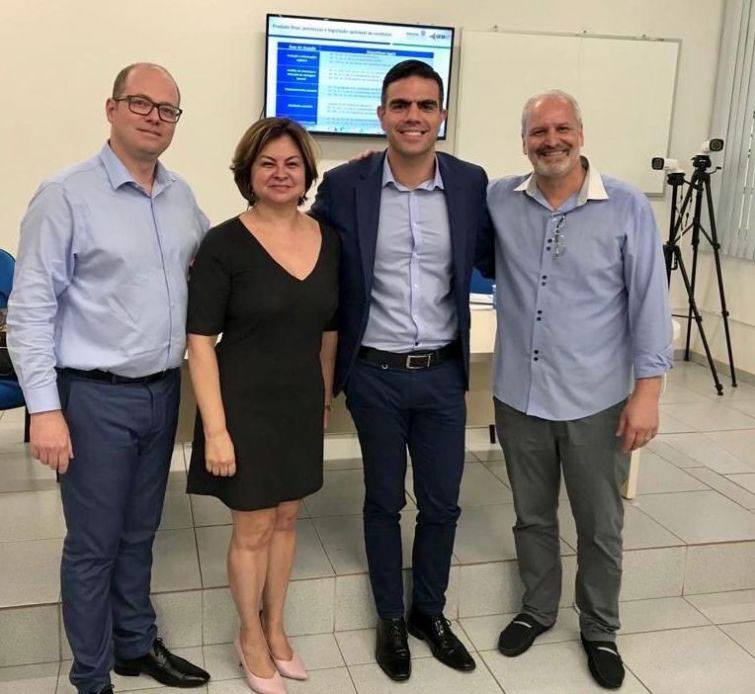 Elflay Miranda, Marcia Carla Pereira Ribeiro, Bráulio Cesco Fleury e Geovânio Rossato na UEM - Foto: Divulgação Elflay Miranda, Marcia Carla Pereira Ribeiro, Bráulio Cesco Fleury e Geovânio Rossato na UEM - Foto: Divulgação