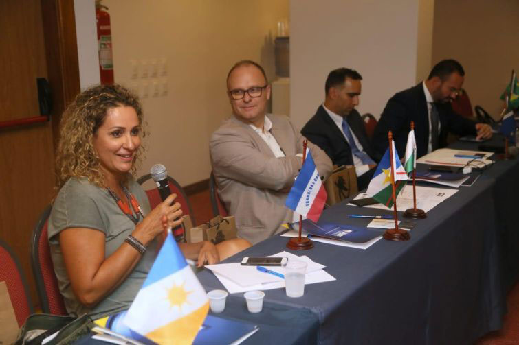 A vice-presidente regional da Anape – Região Sudeste e vice-presidente da APES, Patrícia Cristine Viana David, e o presidente da APEP, Eroulths Cortiano Junior - Foto: Divulgação A vice-presidente regional da Anape – Região Sudeste e vice-presidente da APES, Patrícia Cristine Viana David, e o presidente da APEP, Eroulths Cortiano Junior - Foto: Divulgação